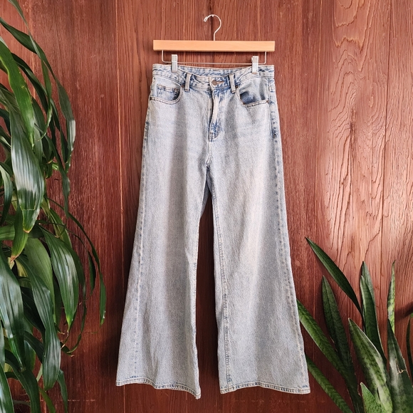 GU Japanese Highrise Wideleg Straight Lightwash Jeans Medium 27" 4 - Picture 1 of 5
